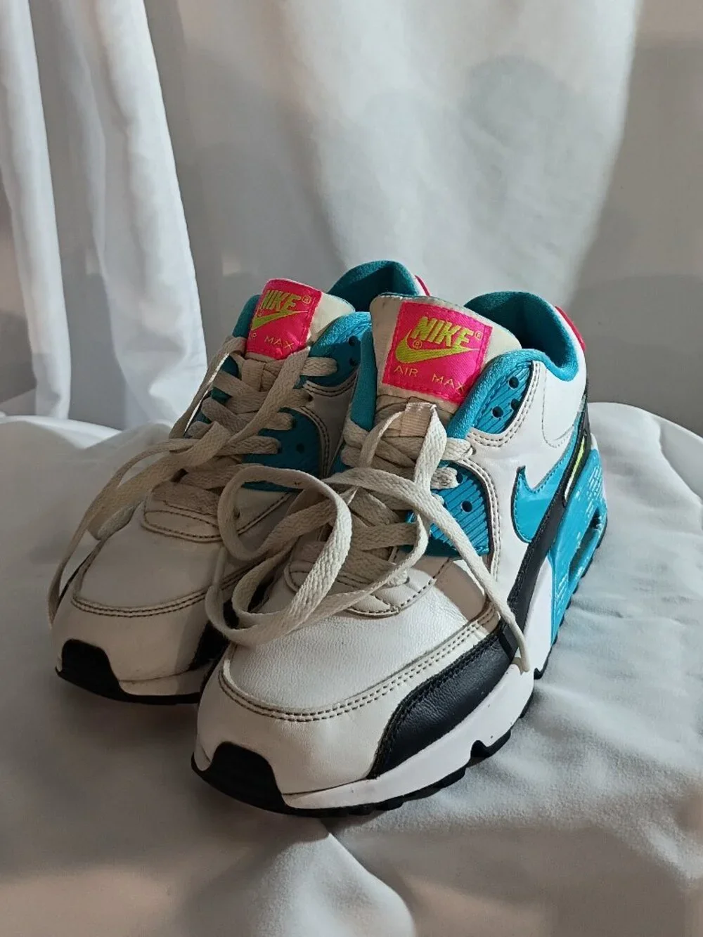 Girls Nike Air Max, Blue/White/Pink/Yellow, Size 5.5 Youth